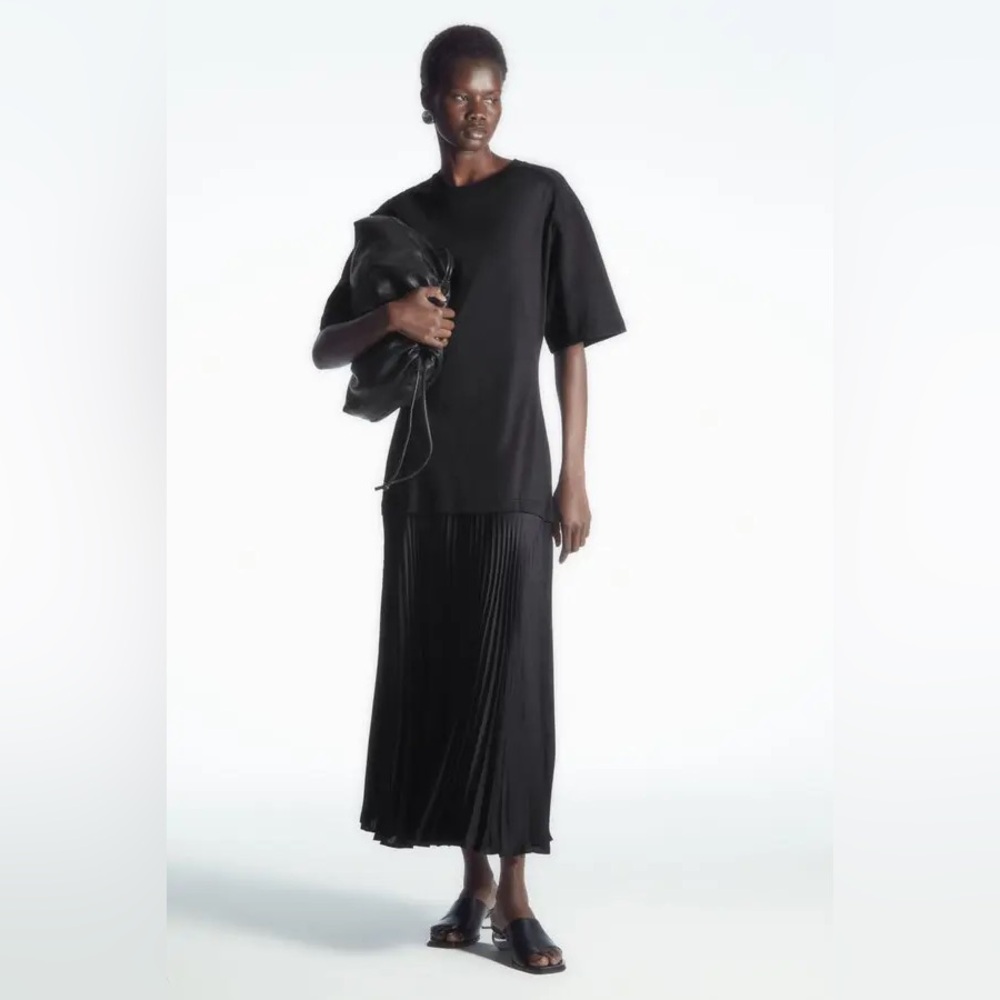 COS PLEATED-SKIRT T-SHIRT DRESS